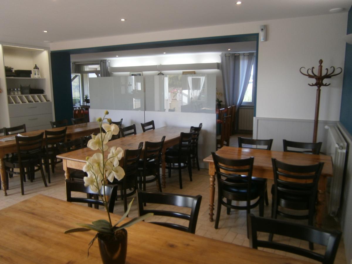 Les Sauvages  Hotel Restaurant De La Roche מראה חיצוני תמונה